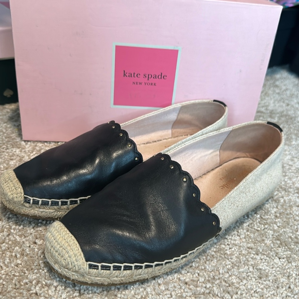 KATE SPADE GARDENIA CANVAS/LEATHER FLATS♠️